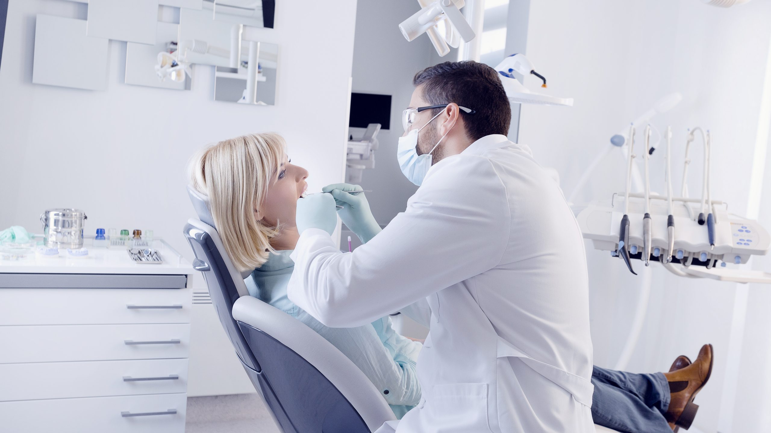 Dentist in Dundee, FL